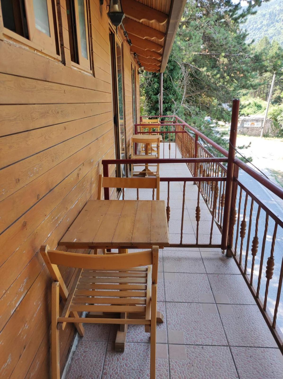 Hotel Toni Llogora Dukat Exterior foto